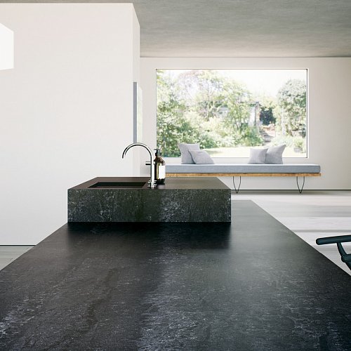 Caesarstone 5810 Black Tempal